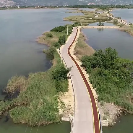 Mario, מלון Shëngjin