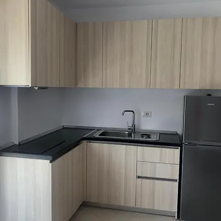 Hotel Mario, Shëngjin